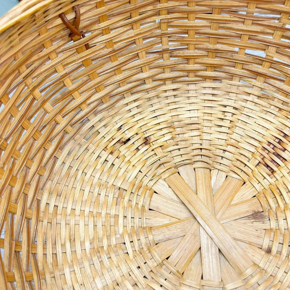 Vintage Handwoven Wicker Basket:‎ Farmhouse Decor